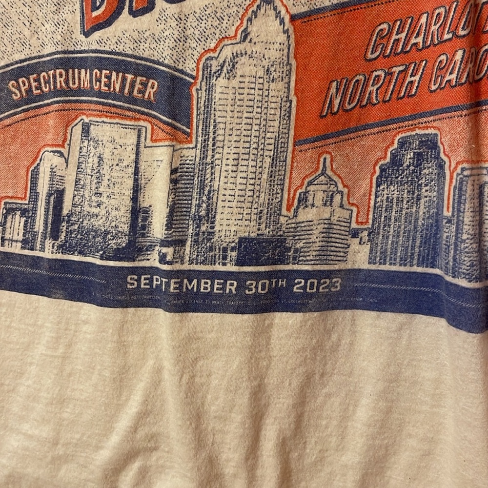 Jonas Brothers The Tour tee size medium - Picture 3 of 6